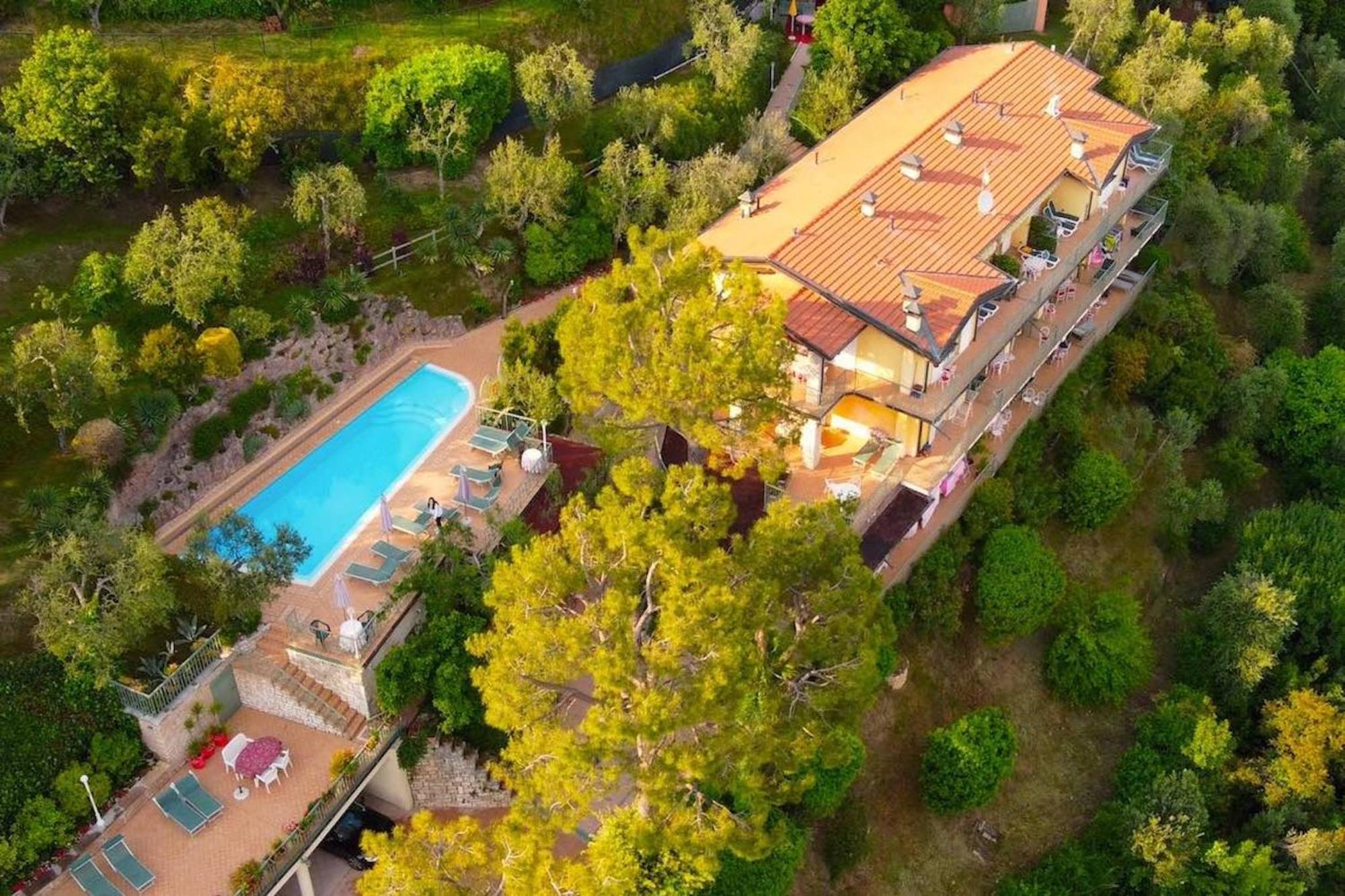 Villa Panorama Residence Gardone Riviera Exterior photo